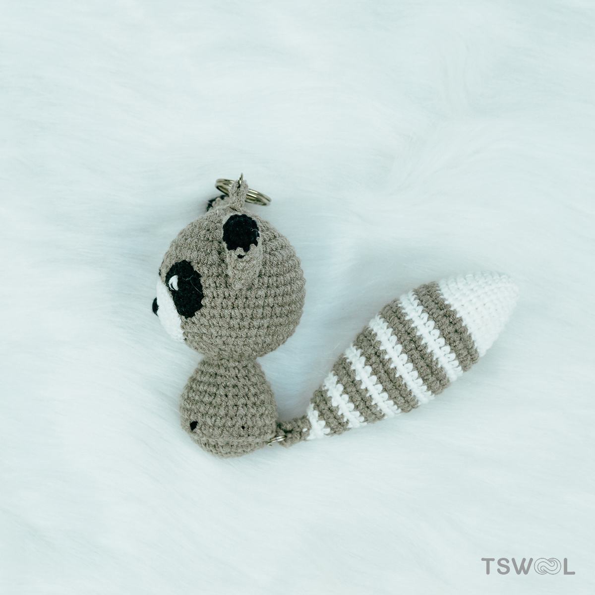 moc-khoa-chon-xam-thu-bong-len-handmade-tswool-2